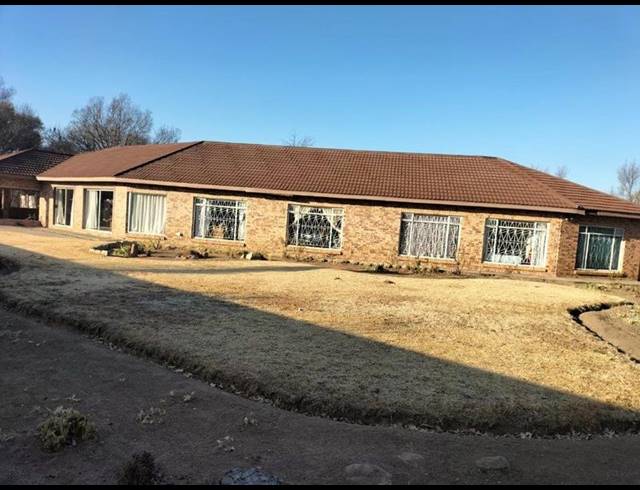 5 BEDROOM HOUSE FOR SALE IN CLOCOLAN